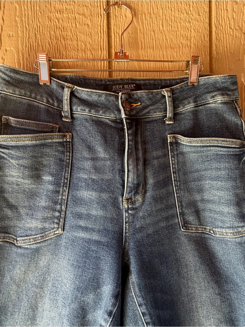 Judy Blue Medium Blue Relaxed Fit Skinny Jeans - Front Patch Pockets - Picture 2 of 4